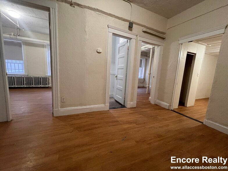Building Photo - 1185 Boylston St