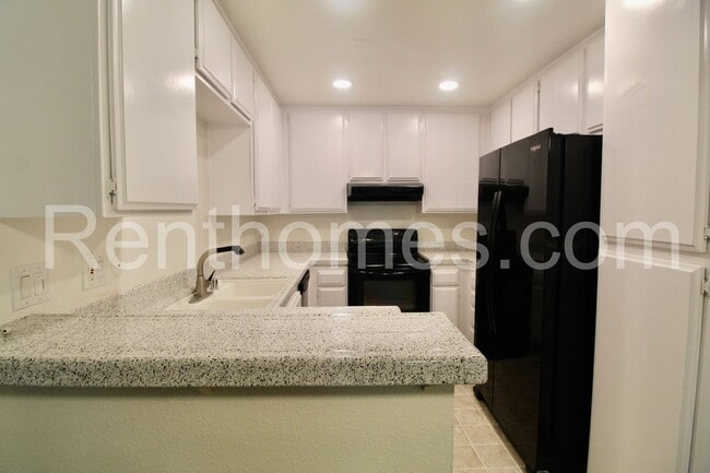 Building Photo - Mission Valley, 10225 Caminito Cuervo #143...
