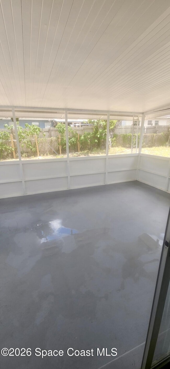 Building Photo - 985 Alford St