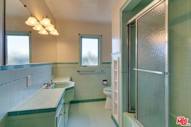 Building Photo - 214 Bellino Dr