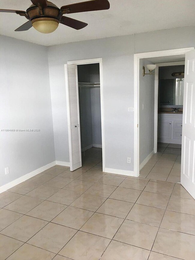 Building Photo - 801 NW 47th Ave