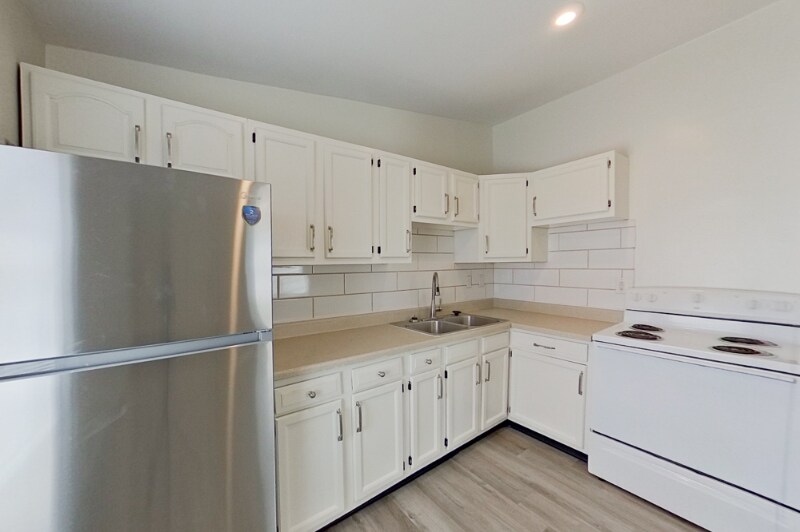 Building Photo - 2445-2447 Hiawatha St