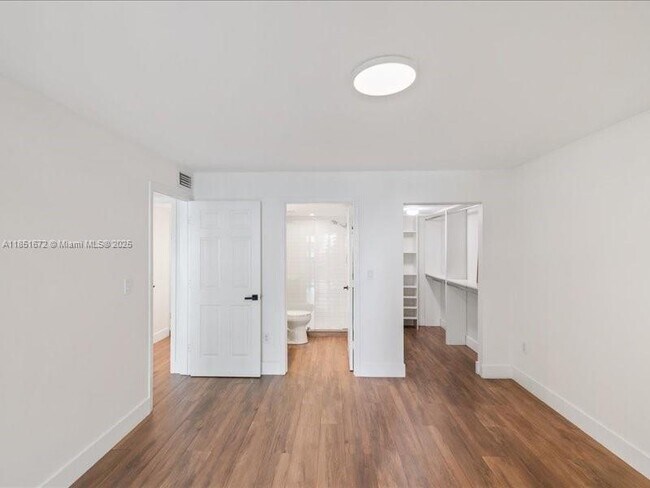 Building Photo - 9020 SW 125th Ave