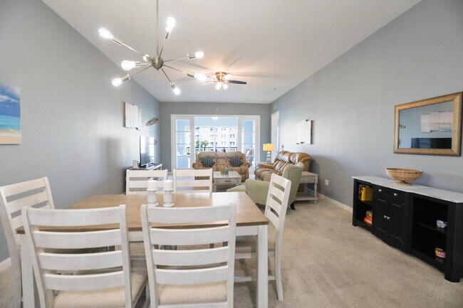 Building Photo - 17 Harbour Isle Dr W