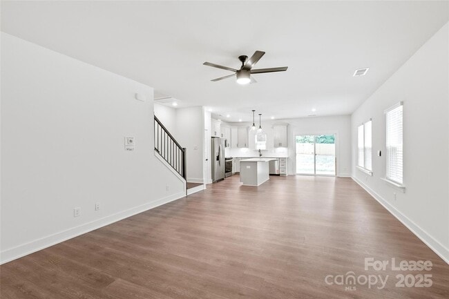 Building Photo - 2011 Wilson Ave