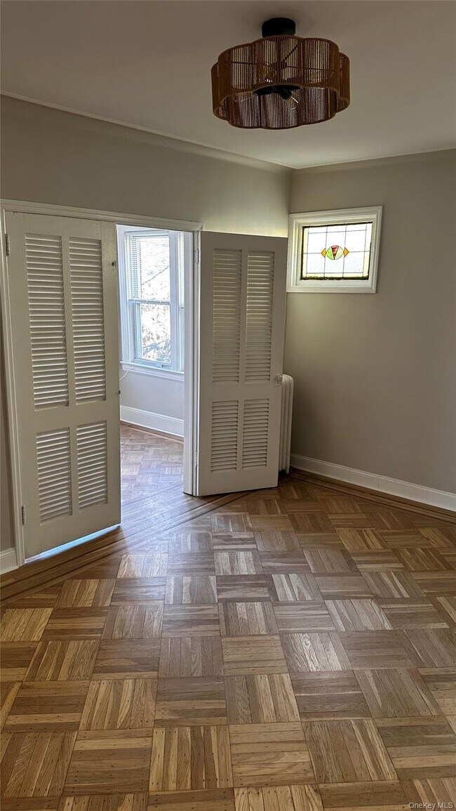 Building Photo - 81-16 Dongan Ave