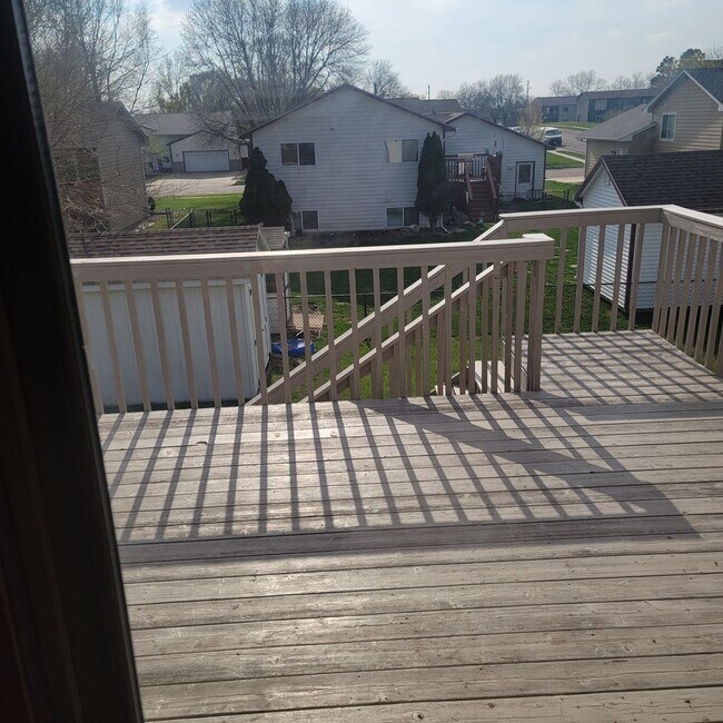Building Photo - 3 bedroom, 2 bath, single family home.