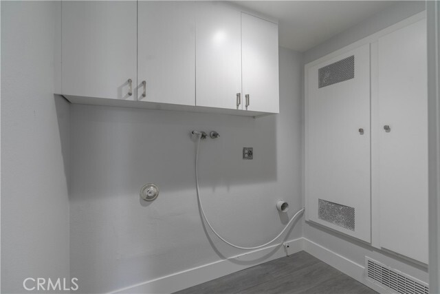 Building Photo - 633 Vista Bonita