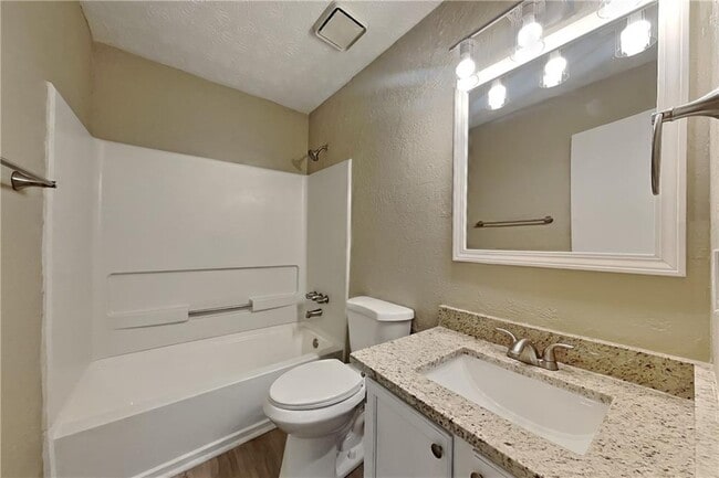 Building Photo - 2760 Blarney Way NW