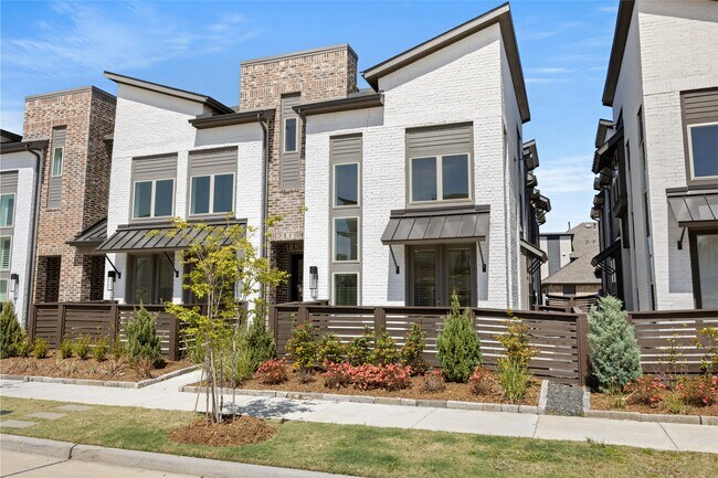 Building Photo - 19726 Curved Steel Dr