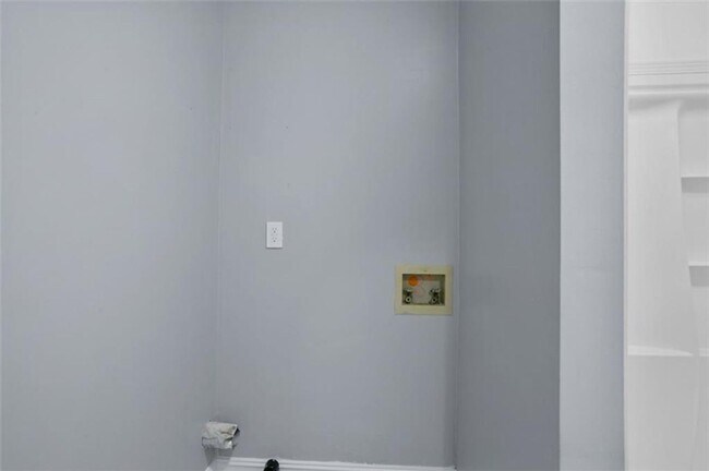 Building Photo - Beautifully Renovated 5-Bedroom, 4-Bath Home on Full Finished Basement!