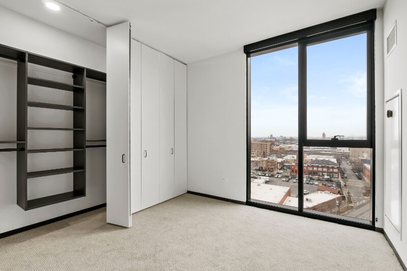 Building Photo - 1415 W Randolph St