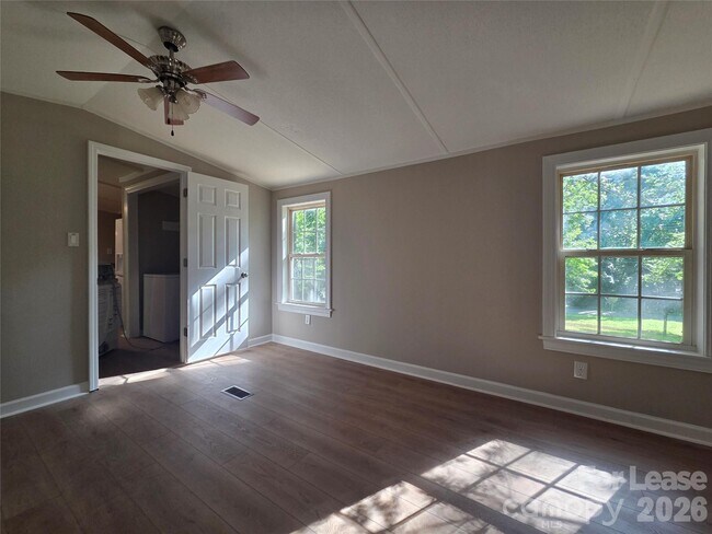 Building Photo - 1361 Regal Oaks Ln