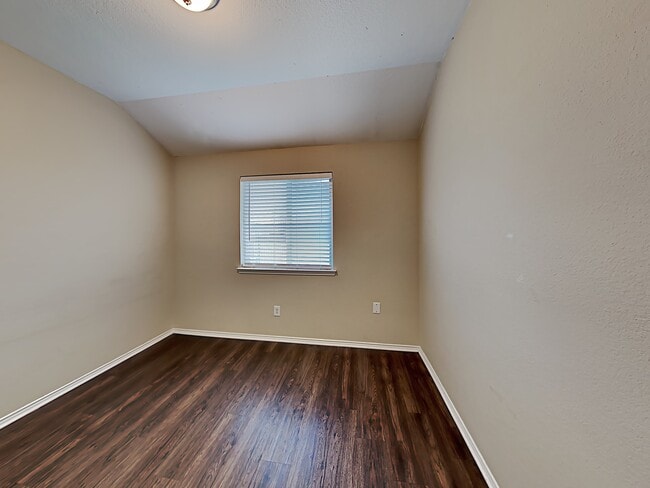 Building Photo - 1910 Temper Lane