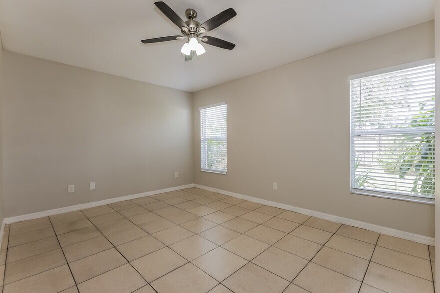 Building Photo - 2614 Lansbury Pl