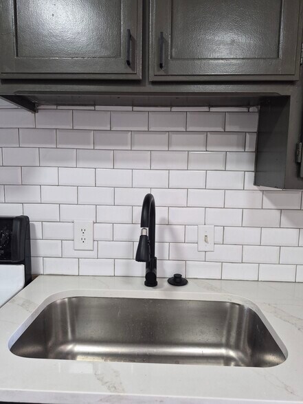 Building Photo - 216 Pine Meadow Dr
