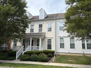 Building Photo - COMING SOON 8/8 | Spacious 3-Bedroom Townhome in Desirable Windsor Ridge