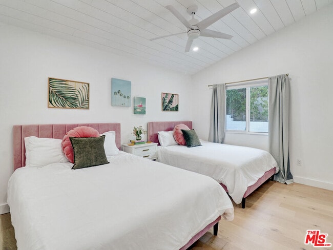 Building Photo - 39390 Marietta Cir