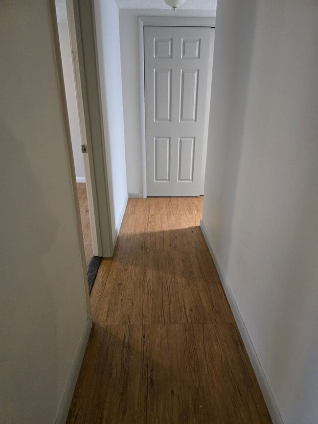 Building Photo - Adorable 2/1.5 in Beverly Hills!!!