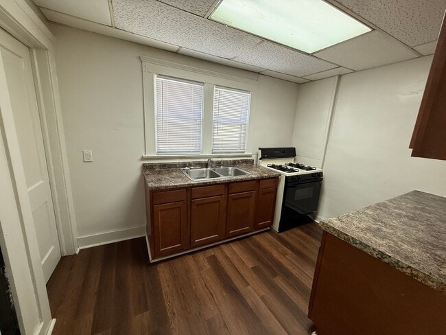 Building Photo - 4-Bedroom Home Near Downtown Jackson