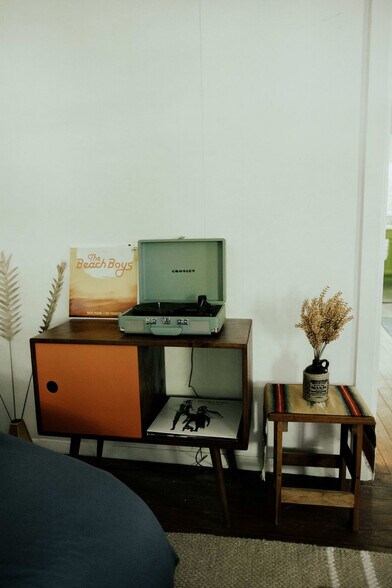 Building Photo - 2526 S Madison St