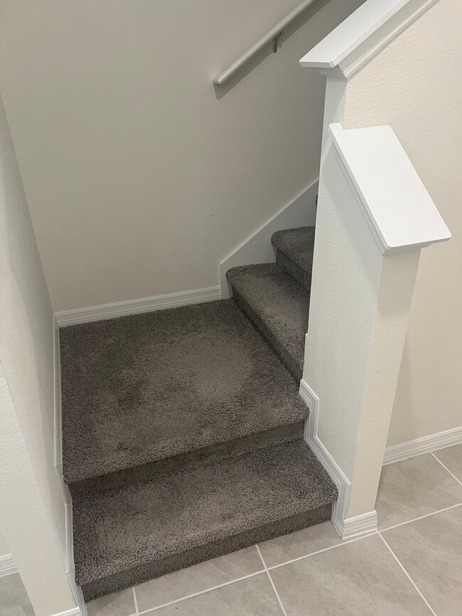 Building Photo - 1375 Isleta Lp