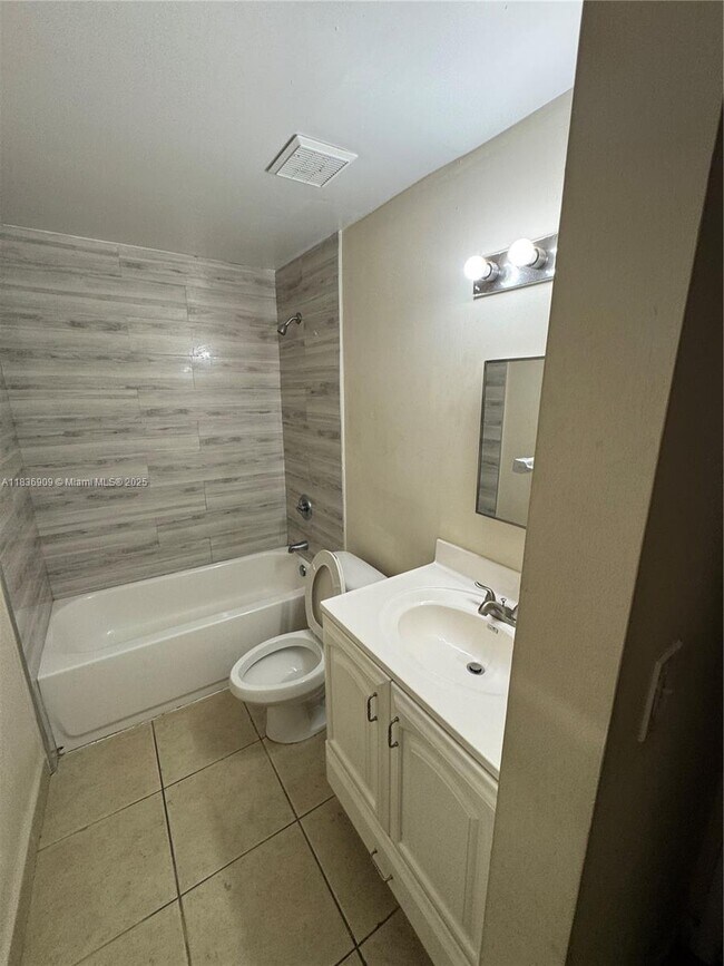 Building Photo - 8249 SW 149th Ct