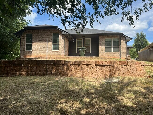 Building Photo - 3104 Woodcrest Creek Dr