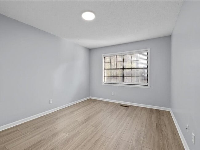 Building Photo - 801 4th Ave E