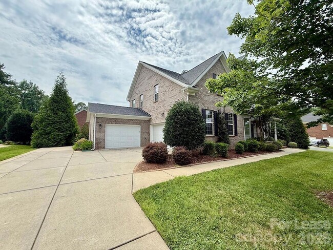 Building Photo - 1009 Providence Forest Dr