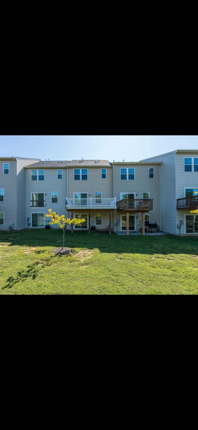 Building Photo - 107 Bancroft Dr