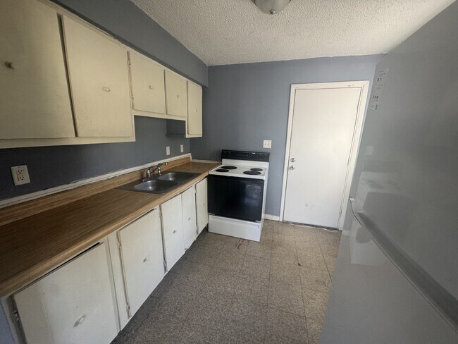 Building Photo - 402 Terry St