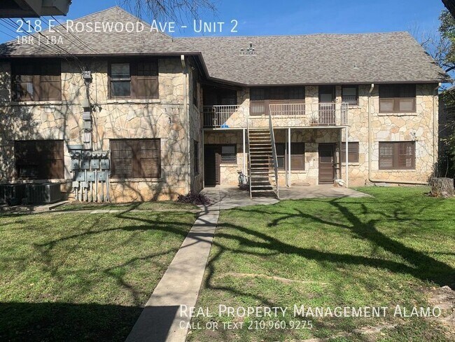 Building Photo - 218 E Rosewood Ave