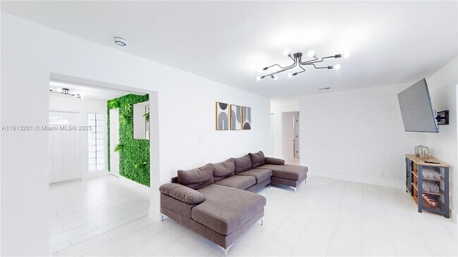 Building Photo - 6630 Cody St