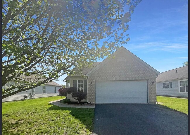 Building Photo - Beautiful 2 bed 2 bath with updated kitchen