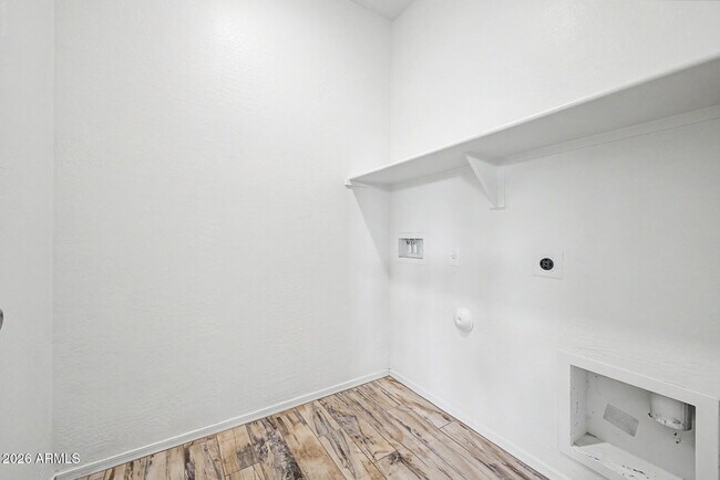 Building Photo - 16664 W Jenan Dr