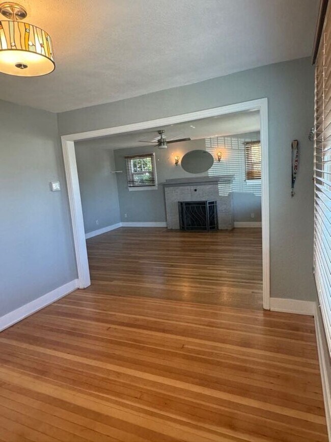 Building Photo - Charming 1920's Home with Large Backyard