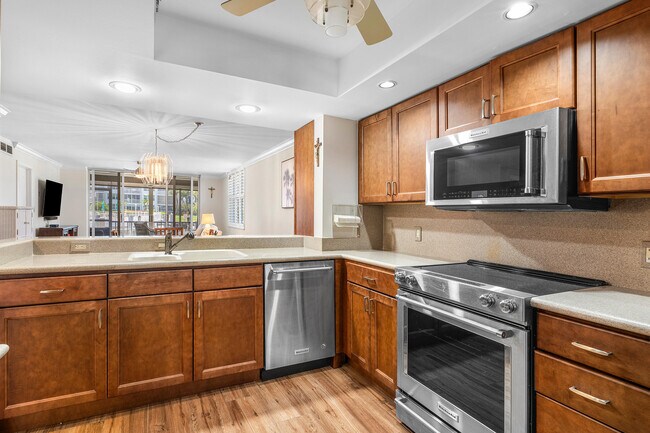 Building Photo - 911 Gardenia Dr