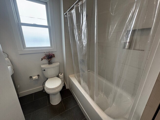 Building Photo - 9 Harding St