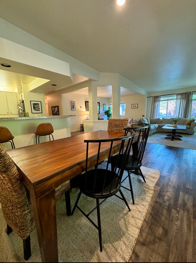 Building Photo - 5064 Foothills Dr