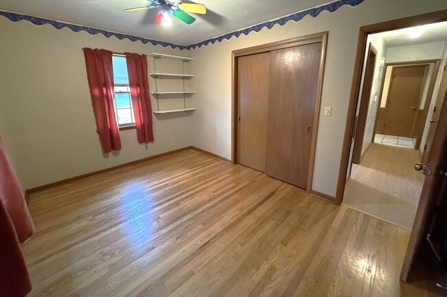 Building Photo - Large 3 Bedroom Home in North Ames just off Grand Avenue