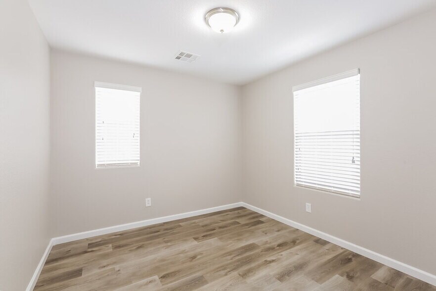 Building Photo - 7194 Temecula Valley Ave