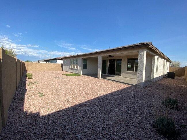 Building Photo - 1560 W Avenida Del Valle