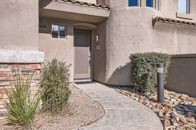 Private front entrance to unit - 19475 N Grayhawk Dr