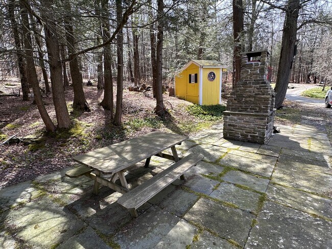 Building Photo - 38 Jay Vee Wy