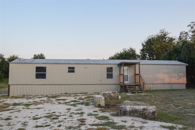 Building Photo - 900 Phillip Ln