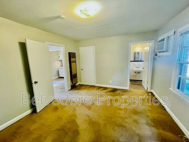 Building Photo - 217 McIver St