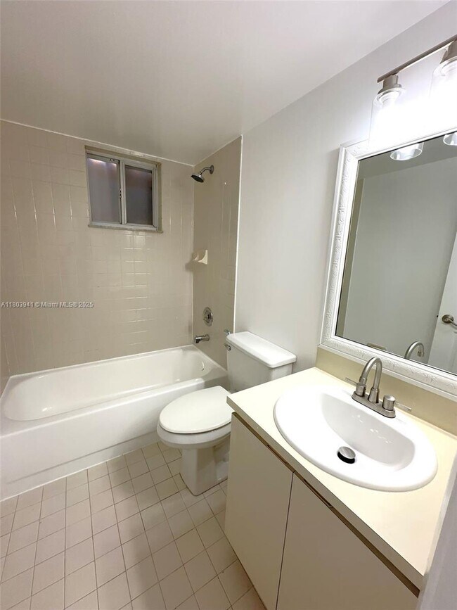 Building Photo - 3562 W 80th St