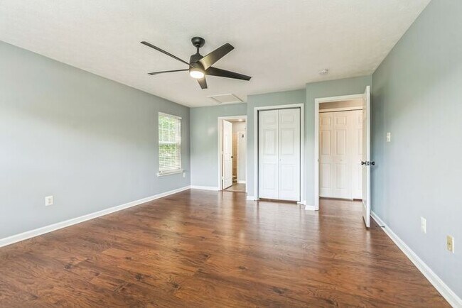Building Photo - 11450 Acton Ln