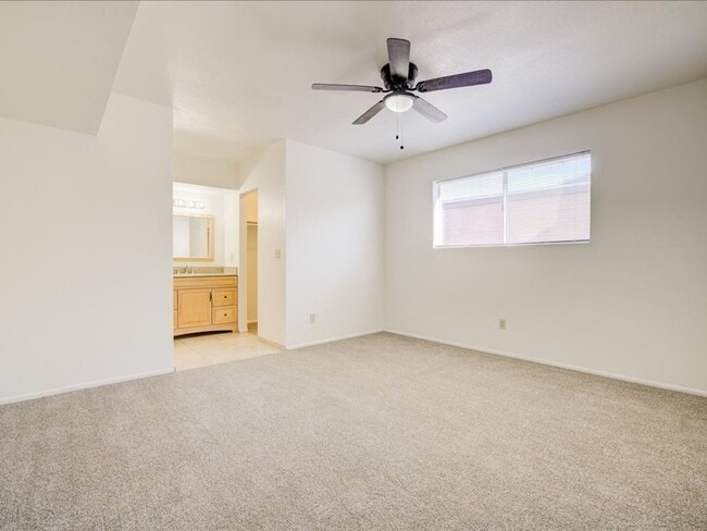 Building Photo - EASTSIDE LOCATION!!!